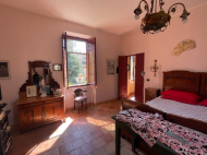 CASALE DI FINE '800 INTERAMENTE IN SASSO A BETTOLA