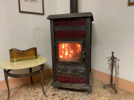 CASALE DI FINE '800 INTERAMENTE IN SASSO A BETTOLA