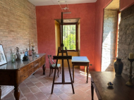 CASALE DI FINE '800 INTERAMENTE IN SASSO A BETTOLA