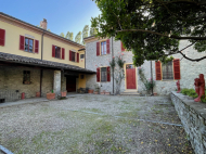 CASALE DI FINE '800 INTERAMENTE IN SASSO A BETTOLA